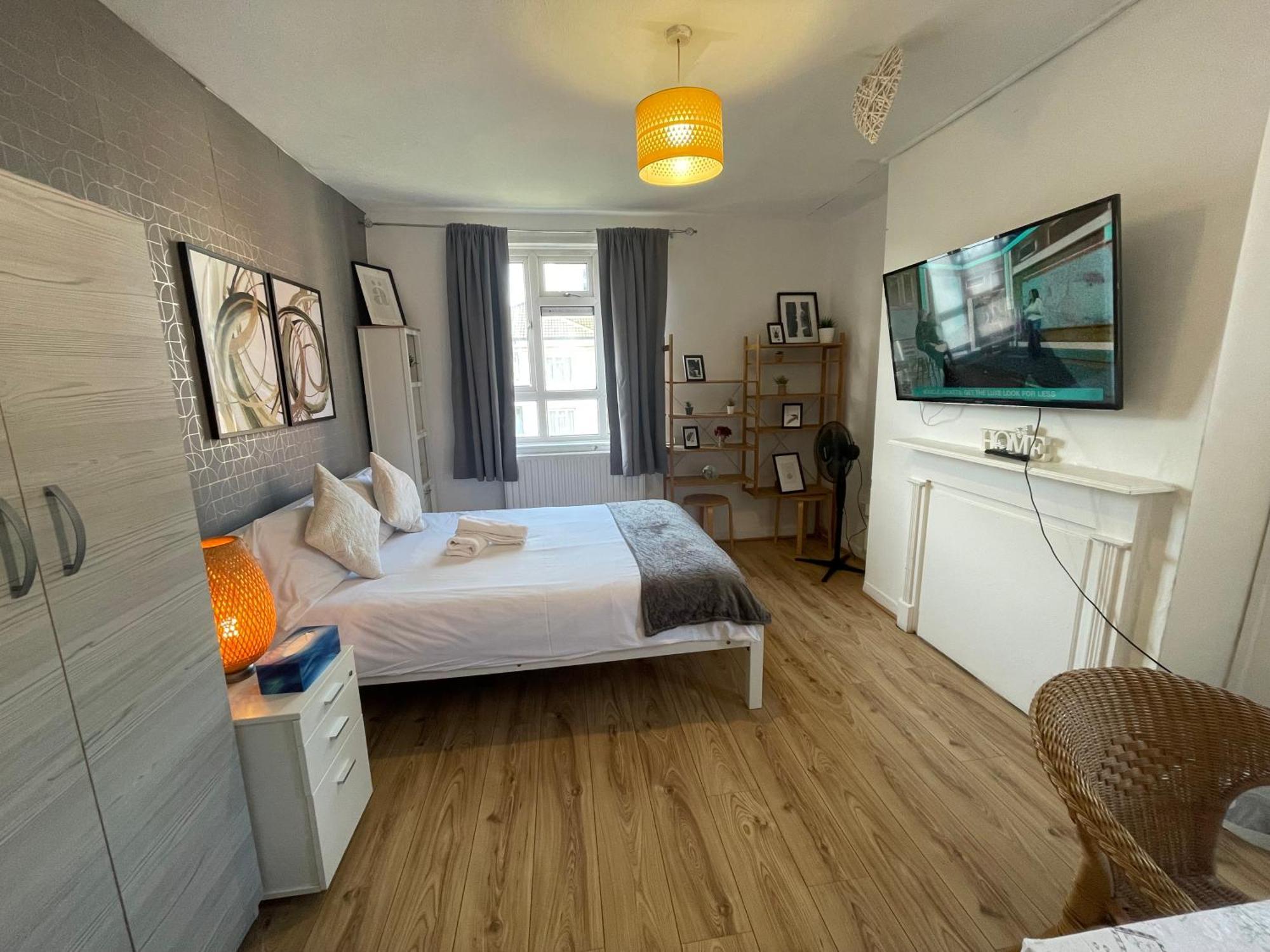 Cosy Double London